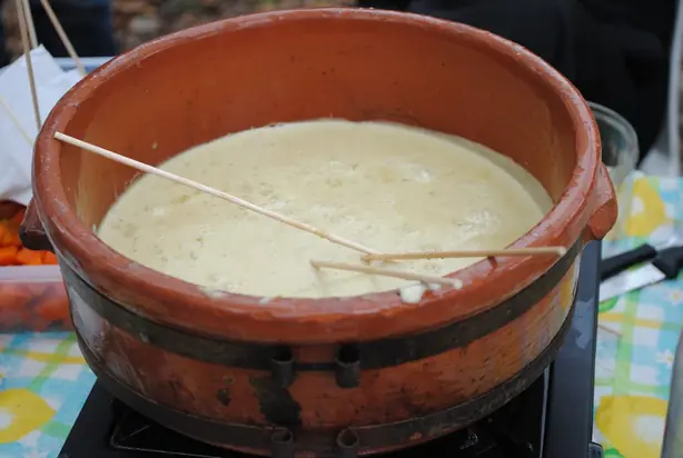 Foto von Piemontesische Bagna Càuda mit Gemüse – fertig angerichtet