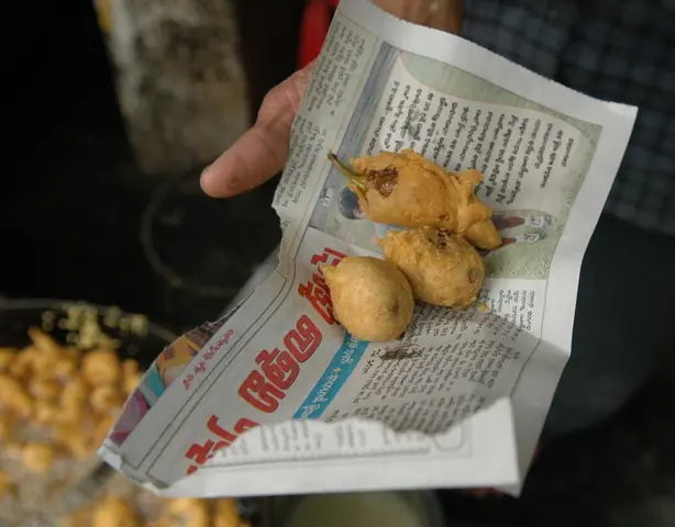Foto von Indische Gemüse-Pakora klassisch – fertig angerichtet
