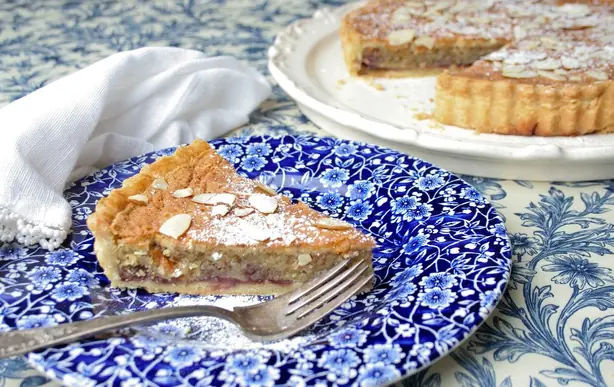 Foto von Bakewell-Tarte englisch – fertig angerichtet