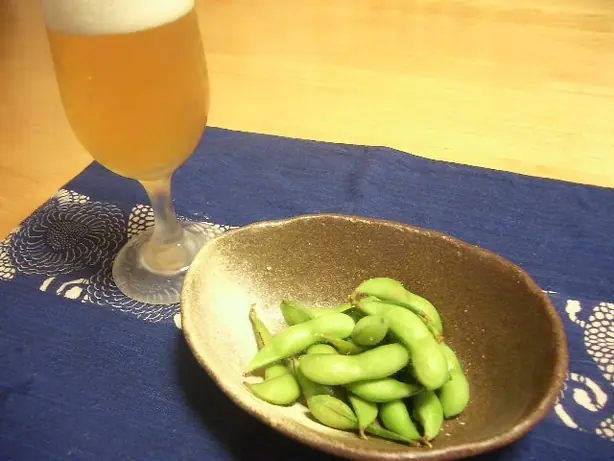 Foto von Japanische Edamame gesalzen – fertig angerichtet