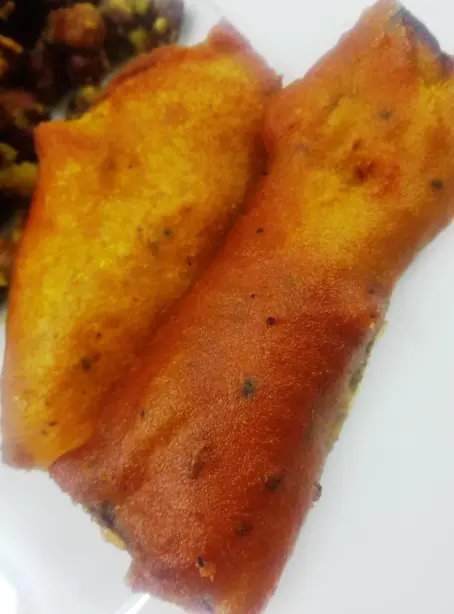 Foto von Bengalische Beguni – Gebratene Auberginen – fertig angerichtet