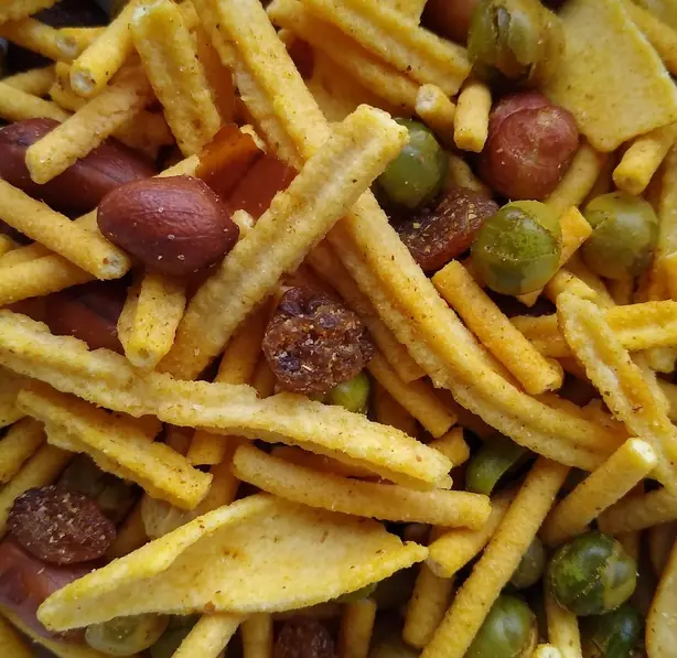 Foto von Indischer Bombay Mix knusprig – fertig angerichtet