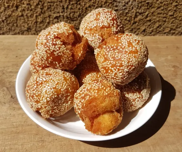 Foto von Filipinische Binangkal mit Sesam – fertig angerichtet