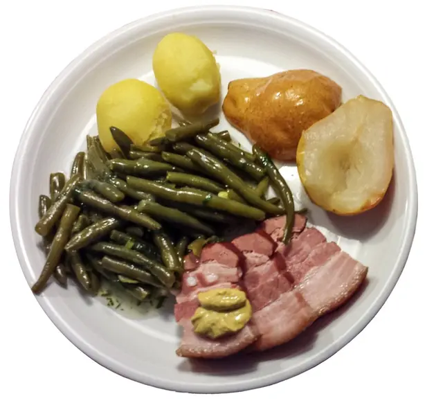 Foto von Birnen, Bohnen und Speck klassisch (2) – fertig angerichtet