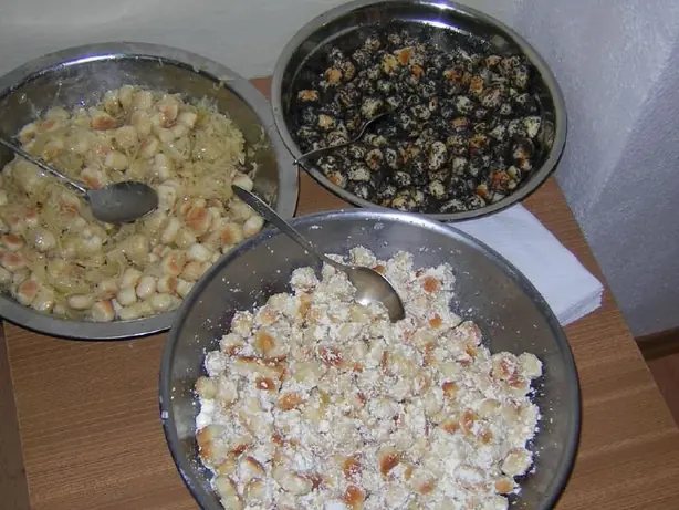 Foto von Slowakische Opekance Bobalky – fertig angerichtet