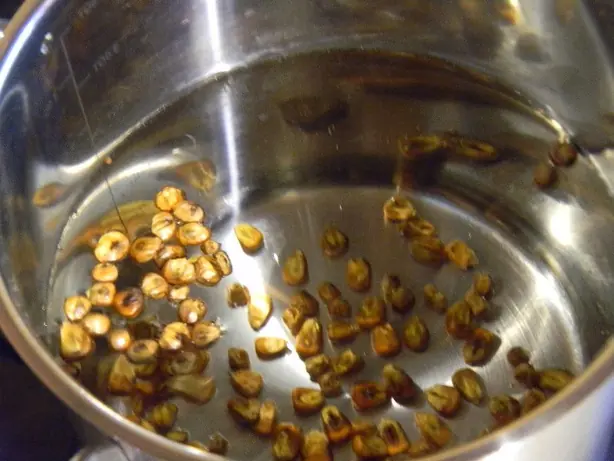 Foto von Koreanischer Mais-Tee Oksusu-cha – fertig angerichtet