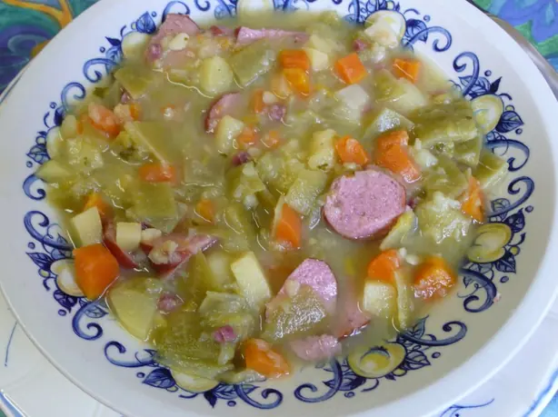 Foto von Luxemburgische Bouneschlupp-Suppe – fertig angerichtet