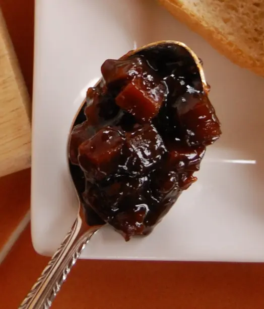 Foto von Englisches Branston Pickle klassisch – fertig angerichtet