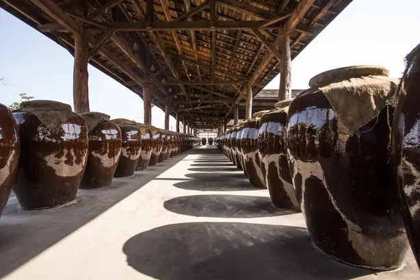 Foto von Koreanischer Reiswein Makgeolli – fertig angerichtet