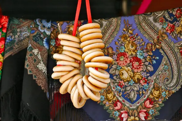 Foto von Klassische Russische Bubliki – fertig angerichtet