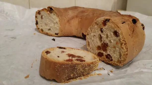 Foto von Buccellato di Lucca – Toskanischer Anis-Kringel – fertig angerichtet