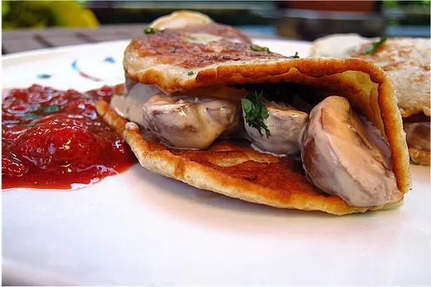 Foto von Amerikanische Buchweizenpfannkuchen – fertig angerichtet