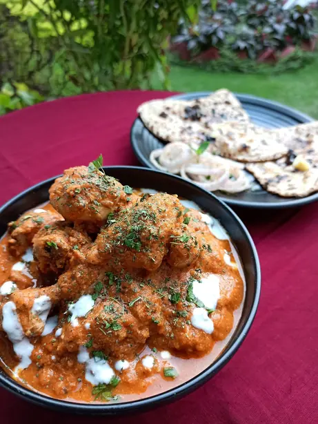 Foto von Indisches Butter Chicken Klassisch – fertig angerichtet
