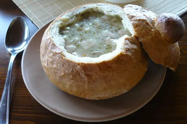 Foto von Polnischer Żurek Klassisch – fertig angerichtet