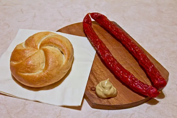 Foto von Hausgemachte Cabanossi Wurst – fertig angerichtet
