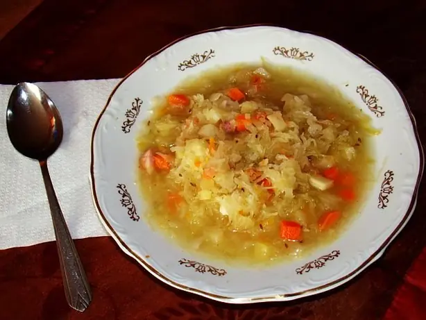 Foto von Polnische Kohlsuppe Kapusniak – fertig angerichtet