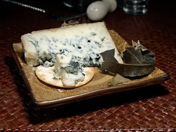 Cabrales blue Cheese – Foto: PDPhoto.org (PUBLIC DOMAIN)