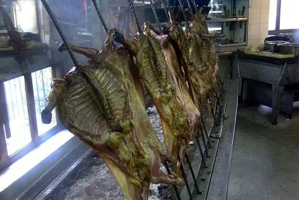 Foto von Mexikanischer Zickleinbraten Cabrito – fertig angerichtet