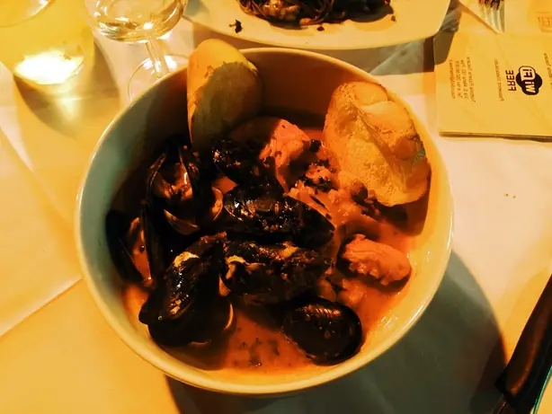 Foto von Toskanischer Cacciucco alla Livornese – fertig angerichtet