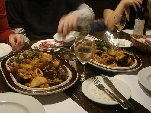 Foto von Caldeirada Portugiesischer Fischeintopf – fertig angerichtet