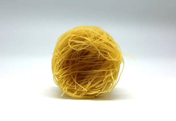 Foto von Klassische Capellini al Pomodoro – fertig angerichtet