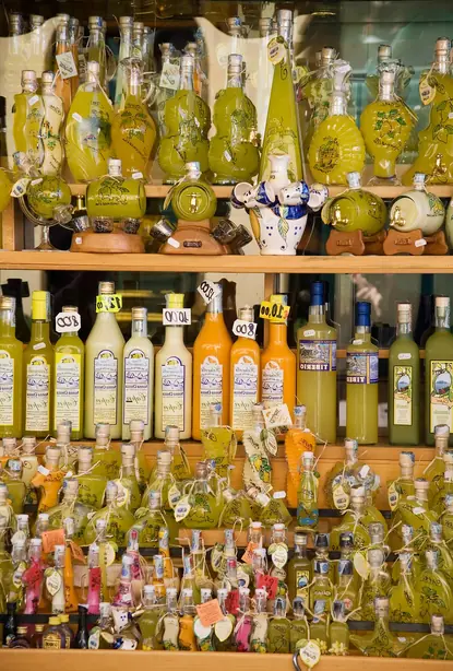 Foto von Klassischer Italienischer Limoncello – fertig angerichtet