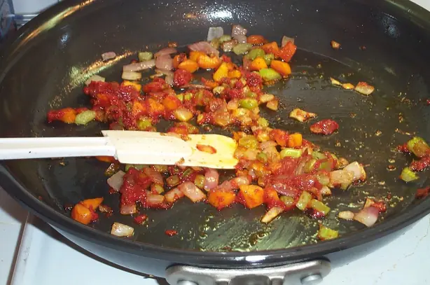 Foto von Klassisches Französisches Mirepoix – fertig angerichtet