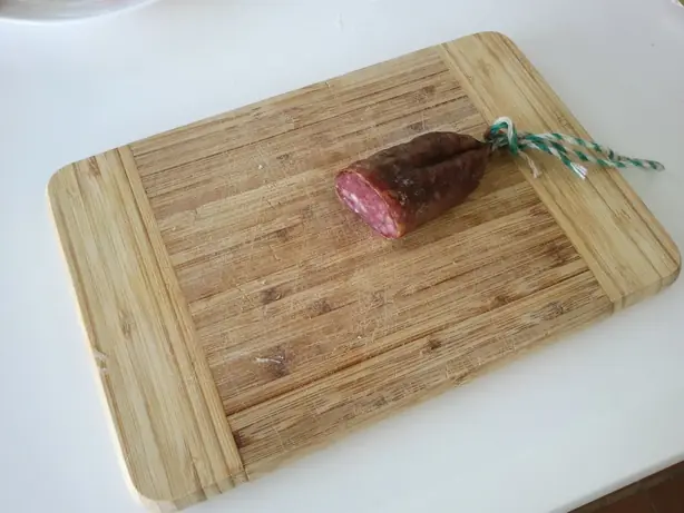 Foto von Hausgemachte Menorquinische Carnixulla – fertig angerichtet