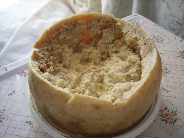 Foto von Sardinischer Madenkäse Casu Martzu – fertig angerichtet