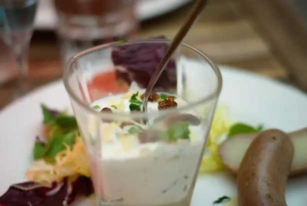 Foto von Lyonnaiser Cervelle de Canut – fertig angerichtet