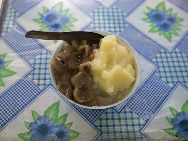 Chè Thạch Trắng Đậu Xanh Nhãn Nhục – Foto: vi:User:Tokeisan (PUBLIC DOMAIN)