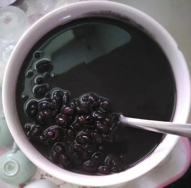 Chè đậu đen nhà làm (tháng 1 năm 2018) (4) – Foto: Phương Huy (thảo luận) (PUBLIC DOMAIN)