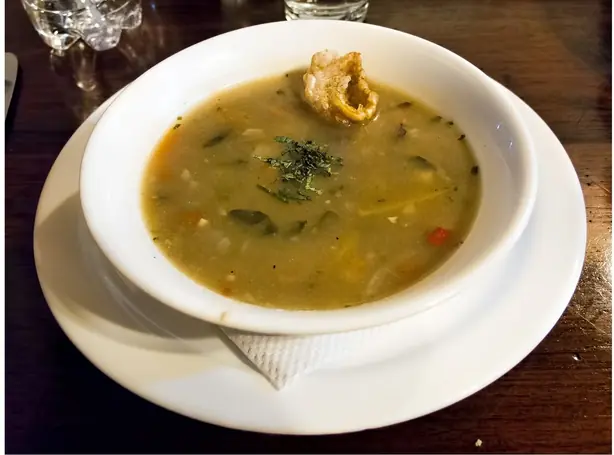 Foto von Bolivianische Erdnusssuppe Sopa de Maní – fertig angerichtet