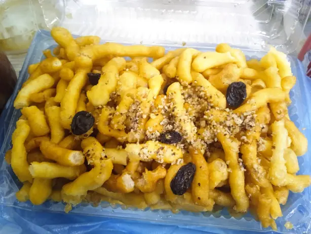 Foto von Tatarisches Chak-Chak Honiggebäck – fertig angerichtet