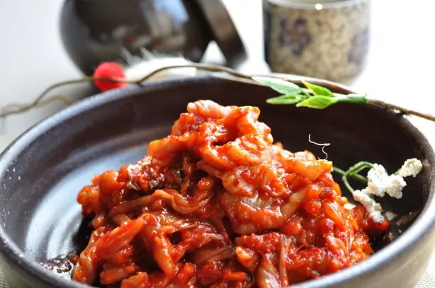 Foto von Klassischer Koreanischer Ojingeo-jeot – fertig angerichtet