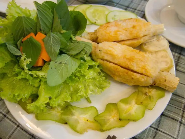 Foto von Vietnamesisches Chạo Tôm auf Zuckerrohr – fertig angerichtet