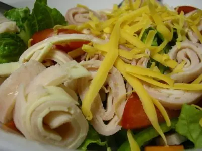 Foto von Amerikanischer Chef Salad Klassisch – fertig angerichtet