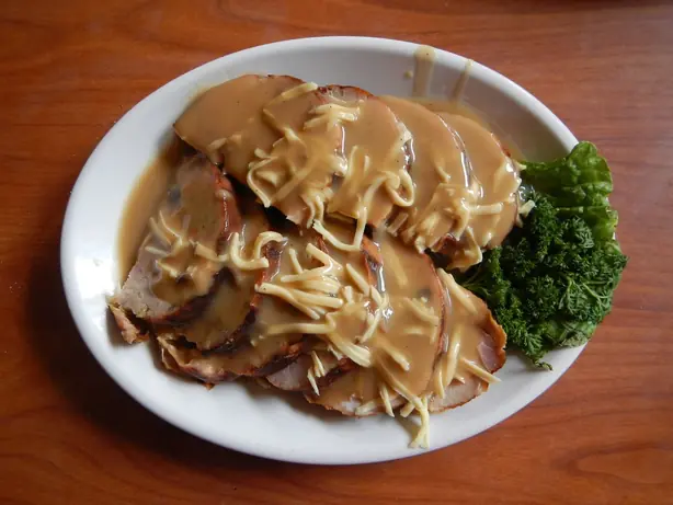 Foto von Philippinische Chicken Galantina – fertig angerichtet