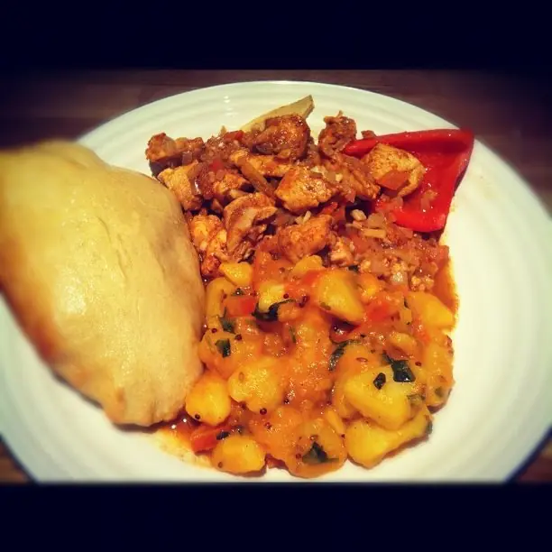 Foto von Indische Bombay-Kartoffeln – fertig angerichtet