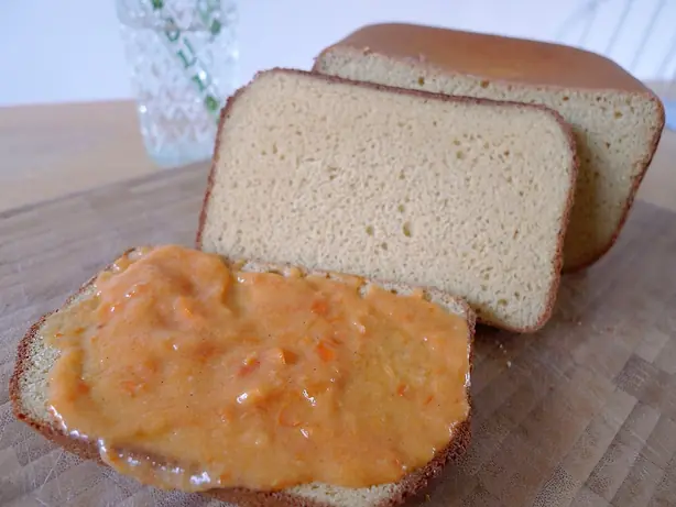 Foto von Türkisches Kichererbsenbrot Nohut Ekmeği – fertig angerichtet