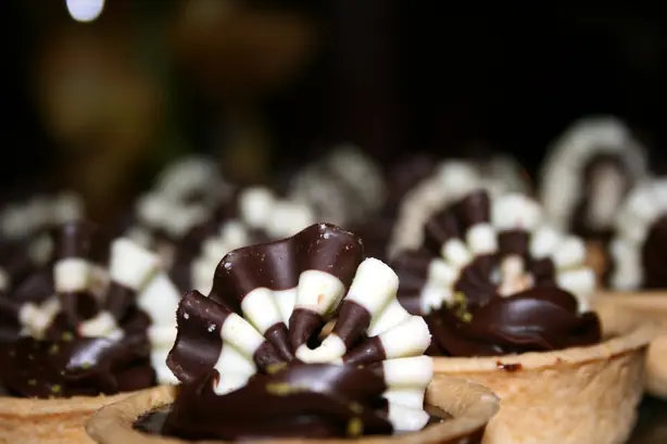 Foto von Klassische Schokoladentarte – fertig angerichtet