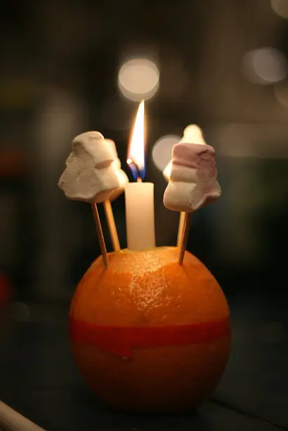 Foto von Traditionelle Christingle Licht-Orange – fertig angerichtet