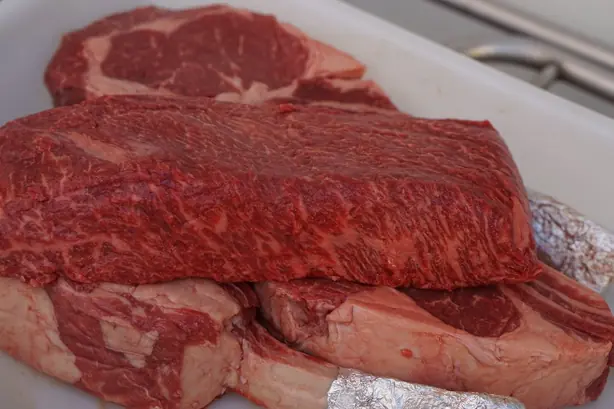 Foto von Brasilianischer Churrasco-Spieß Picanha – fertig angerichtet