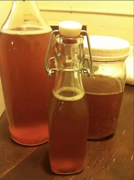 Foto von Klassischer New England Cider-Sirup – fertig angerichtet