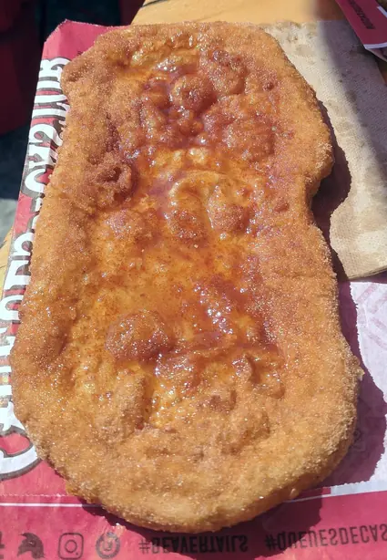 Foto von Kanadische BeaverTails mit Zimtzucker – fertig angerichtet