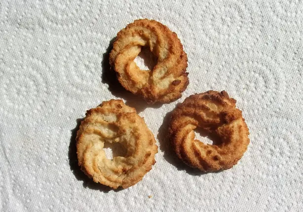 Foto von Französische Macarons klassisch – fertig angerichtet