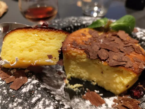 Foto von Korsischer Fiadone Käsekuchen – fertig angerichtet