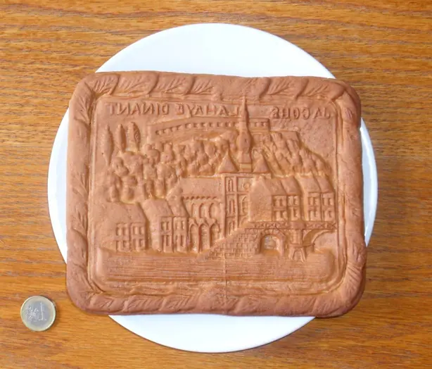 Foto von Klassische Couque de Dinant – fertig angerichtet