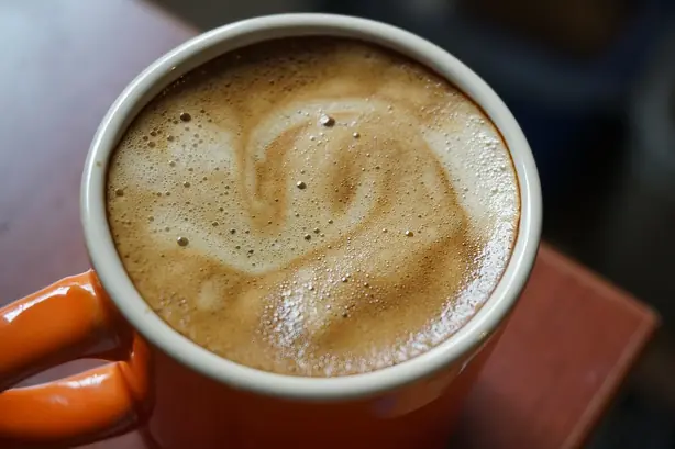 Foto von Schweizer Caffè Crema Klassisch – fertig angerichtet