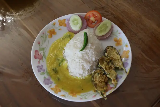 Foto von Indisches Rote Linsen Dal Klassisch – fertig angerichtet